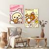 Uroczy Kreskówkowy Anime Rilakkuma Klasyczny Plakat HD 4K Samoprzylepny Druk na Ścianę Wodoodporny Wystrój Estetyczny do Domu Salonu Sypialni Baru