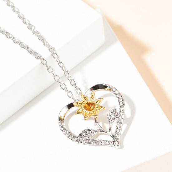 Pendant Necklace Hollow Out Heart Sunflower Jewelry Sparkling Bright Luster Necklace Jewelry Gifts