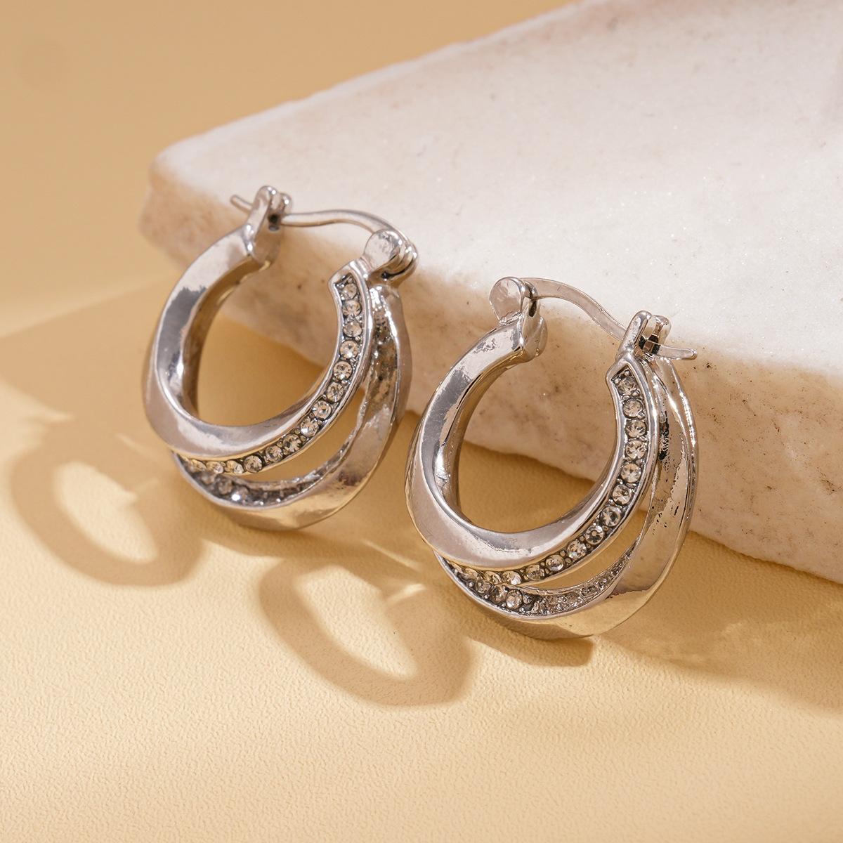 

Модные серьги-подвески для женщин