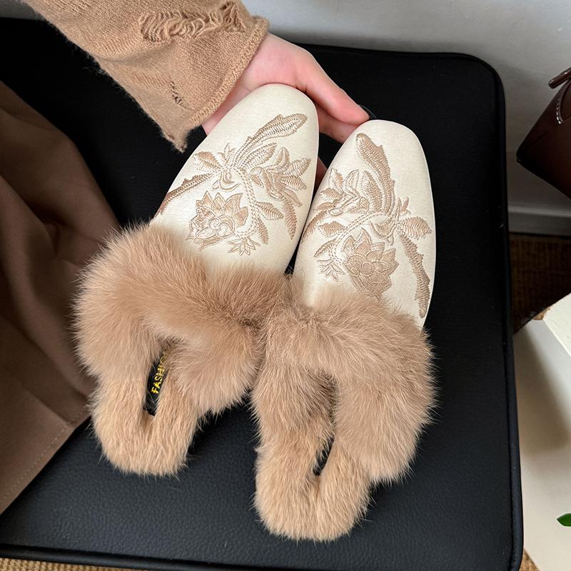 Fashion Women Slippers Winter Warm Plush Lined Women Cotton Slippers Embroidery Flat Mules Shoes Comfortable Pointy Toe Slides Women
