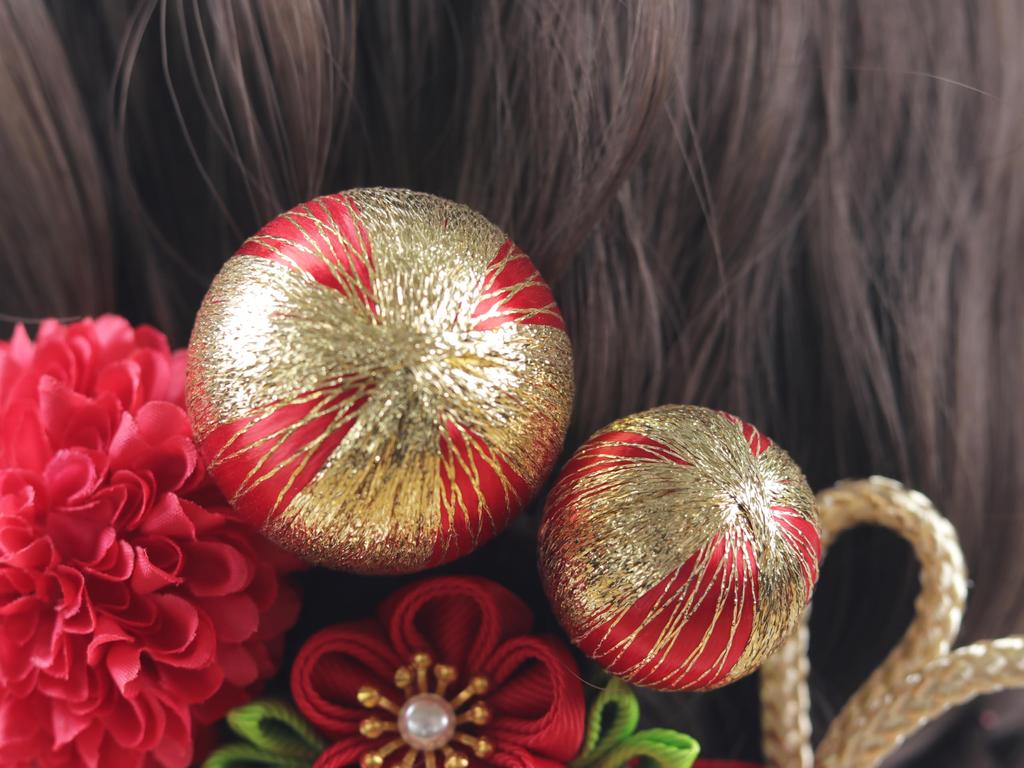 [Handmade by NANA] Hair Ornament, Tsumami Zaiku (traditional Japanese Fabric Flower Making), Japanese Ball, Ribbon, for Coming-of-Age Ceremony,