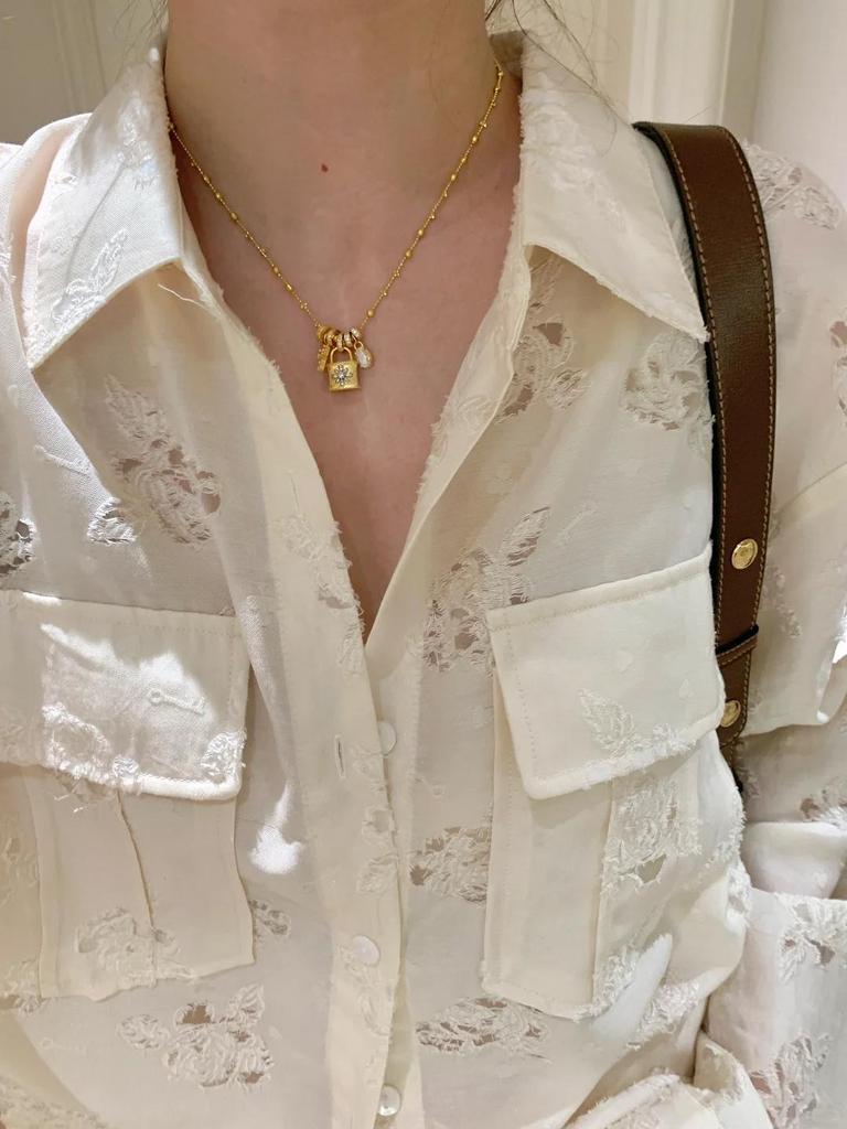 Elegant Cross Clasp Choker Necklace - Light Luxury Women's Pendant