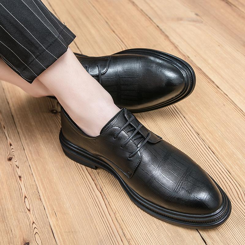 

Casual leather shoes men s British pointed business dress to work groom wedding hairstylist black Korean version men s shoes 44