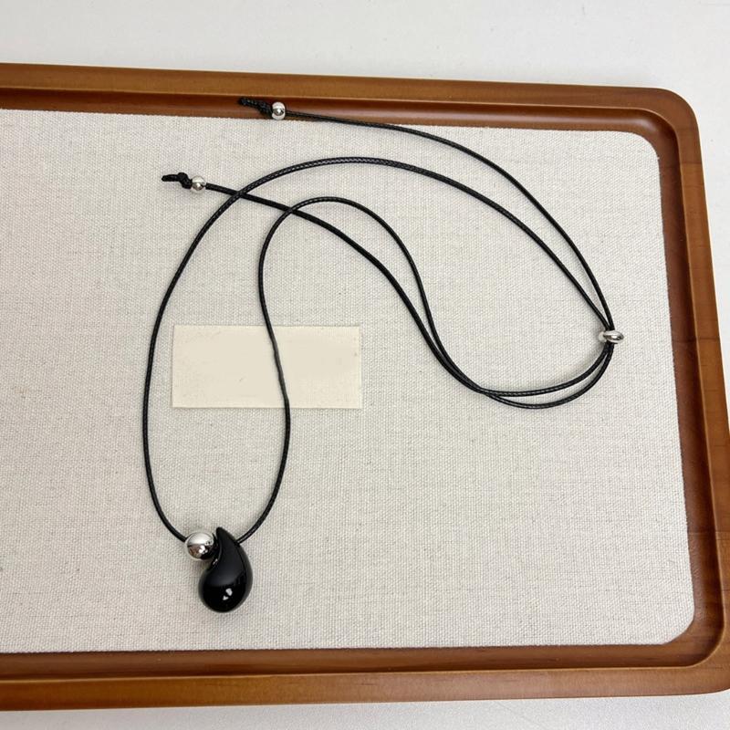 Fashionable Teardrop Necklace Craft from Sturdy Alloy Accessory for Everyday Wear and Special Occasions Daily Use