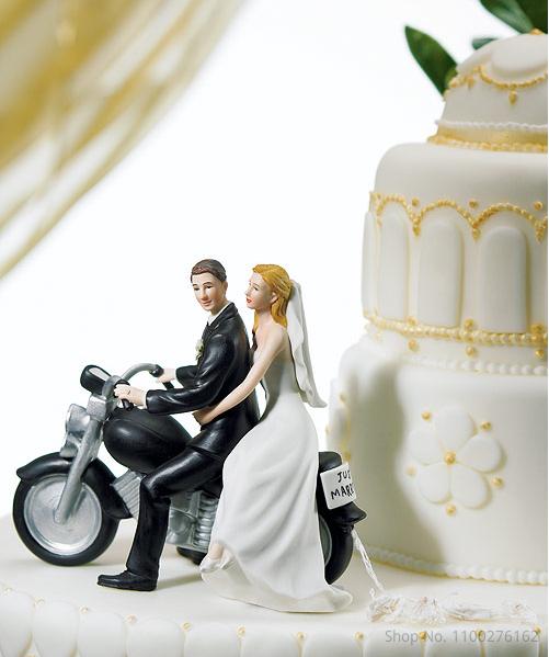 Wedding Romantic Bride and Groom Toppers Couple Figurine Marriage Funny Cake Toppers Dolls for Wedding Cupcake Decoration New
