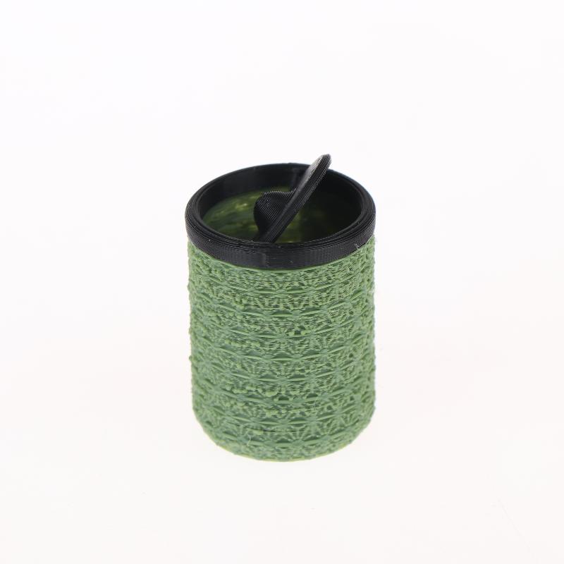 Miniature Flip Top Trash Can Ornament 1/12 Dollhouse Mini Trash Can Model Micro Scene Furniture Decor Dolls House Accessories 1pcs