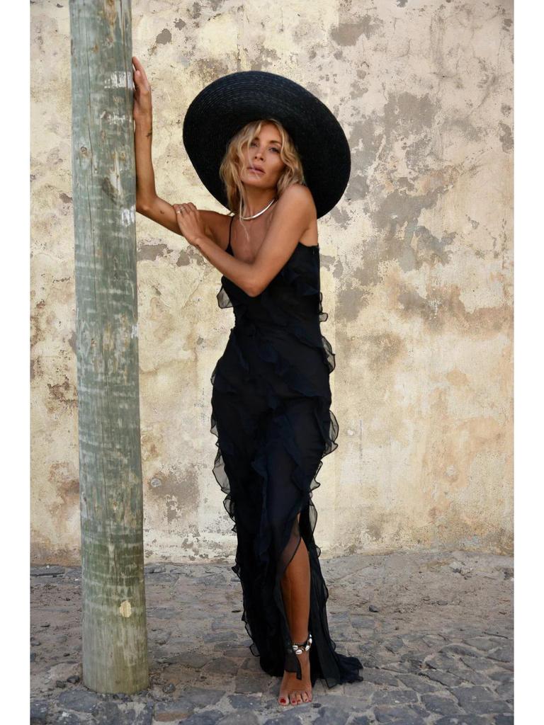 2023 Jaro/Léto Bez zad Špagetová ramínka U-výstřih Odhalená ramena Vlnité Bodycon Boční rozparek Maxi šaty