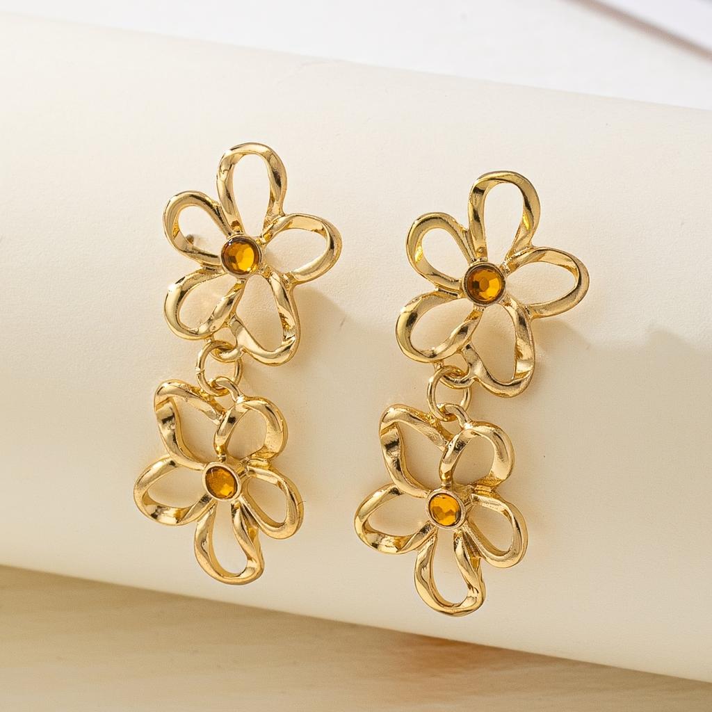 Golden Small Flower Long Earrings, European American Style, Personality Cool Minimalist Versatile Daily Wear for Women, 1 Pair