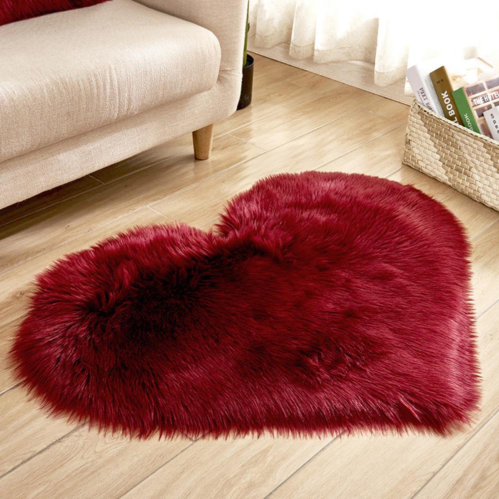 

30x40cm Plush Carpet Heart Shaped Faux Fur Rug Imitation Wool Christmas Coffee Table LivingRoom Shag Carpet Solid Color Style 30x40cm вино красного