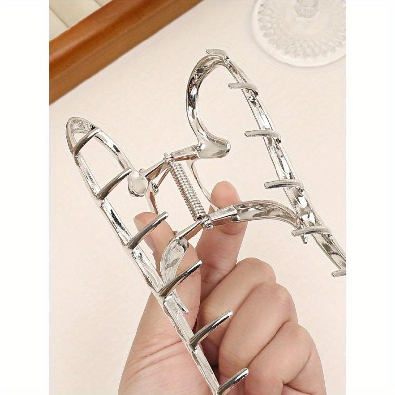 1pc Hollow Out Heart Shaped Metal Shaped Elegant Hair Claw For Thick Hair, Gold Head Piece Valentine's Day