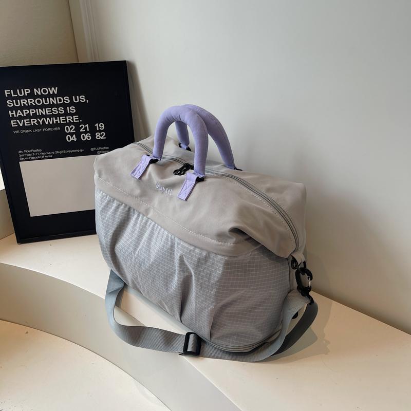 Nylon Duffel Bag for Women and Men Large Capacity Travel Gym Bag with Grid Pattern Design Hand Carry Shoulder Bag for Short Trip