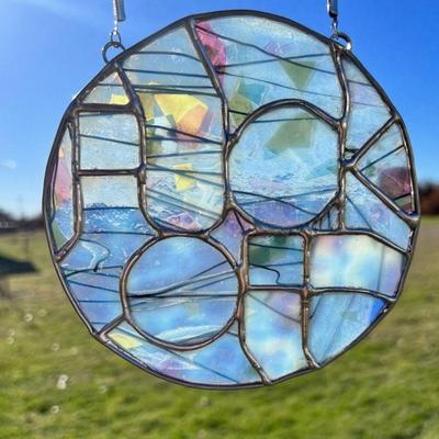 Runder Sonnenfänger Buntglas Design Acryl Sonnenfänger Wetterfest Hängende Dekoration für Innen Außen Fenster Garten Haus Innenraum Dekor