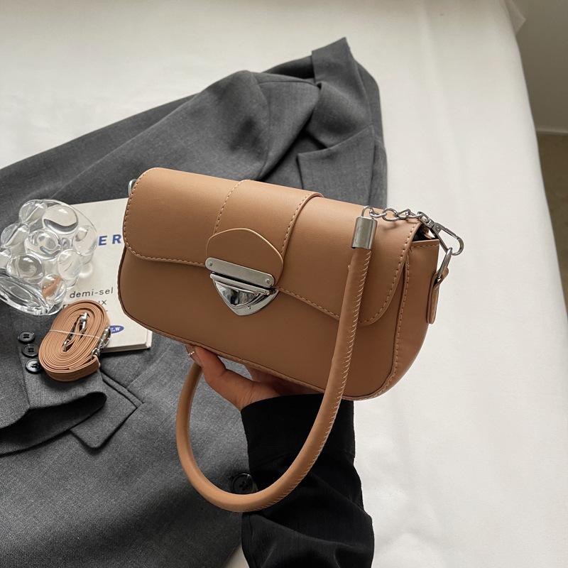 

Advanced sense of foreign style small bag 2025 new women s bag autumn and winter popular handbag single shoulder armpit small square bag хаки