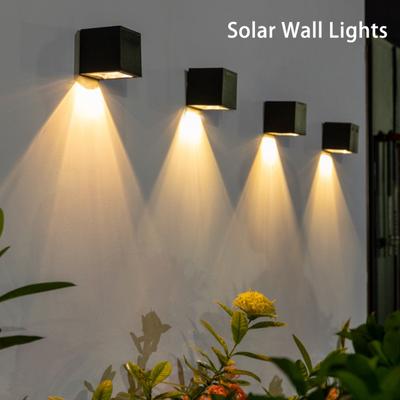 Quadratische LED-Solar-Wandleuchten, 2 Modi, 2800–3000 K, 24–26 lm, IP65, wasserdicht, für den Außenbereich, automatische Nachtlampe