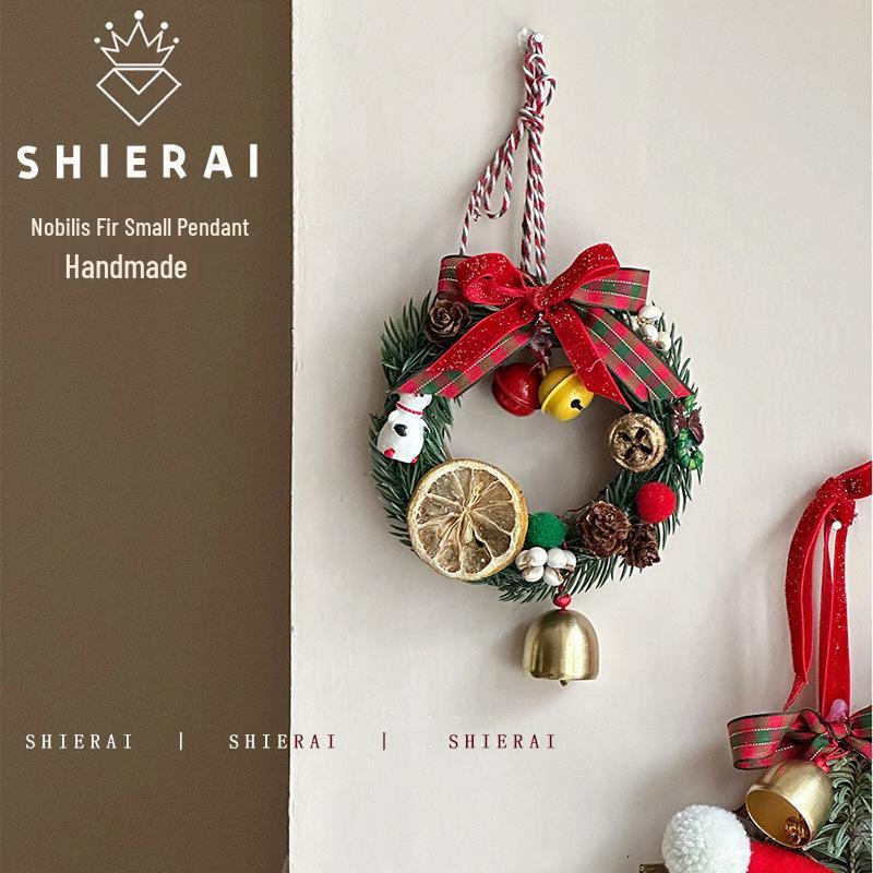 Imitation Noble Mini Christmas Wreath Car Ornament: Festive Window Display Pendant
