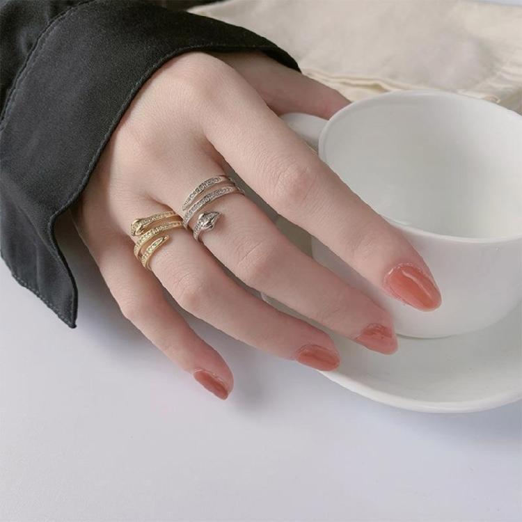 Trendige Schlangen-Wickel-Motiv-Ringe Schicke Legierungs-Schlangenringe Schmuck Einzigartige Ringe Für Frauen, Die Einen Einzigartigen Stil Suchen