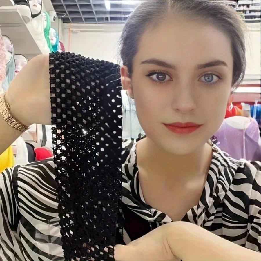 Stylová černá krajková čelenka: Základní a módní kousek pro každodenní nošení