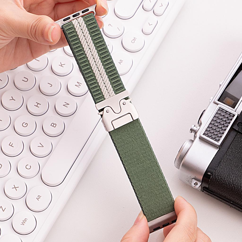 Nylon Watch Band for Apple Watch Series 10 9 8 7 SE 6 5 4 3 2 1 42mm 41mm 40mm 38mm Stripe Design Parachute Buckle Strap