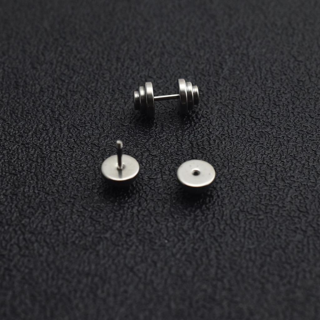 Men's Geometric Triangle Eye Stud Earrings: High-End, Trendy, Three-Dimensional, Cold Jewelry Design.