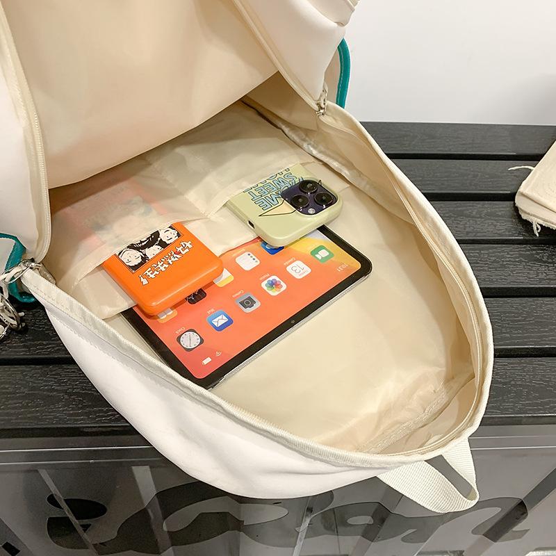 School bag Korean version of high value letters junior high school girls simple, lightweight, versatile and large capacity