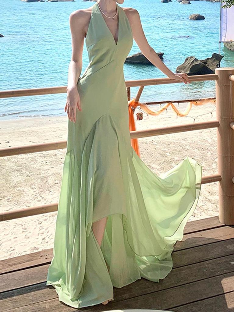 2026 Summer Sexy Slim V-Neck Backless Halter Vacation Dress