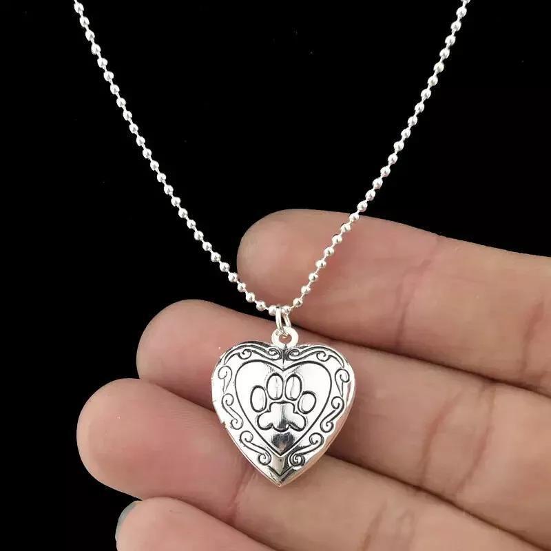 

Fashion Charm Silver Color Stainless Steel Foot Embossing Heart-shaped Photo Box Pendant Necklaces for Women Men Couple Jewelry