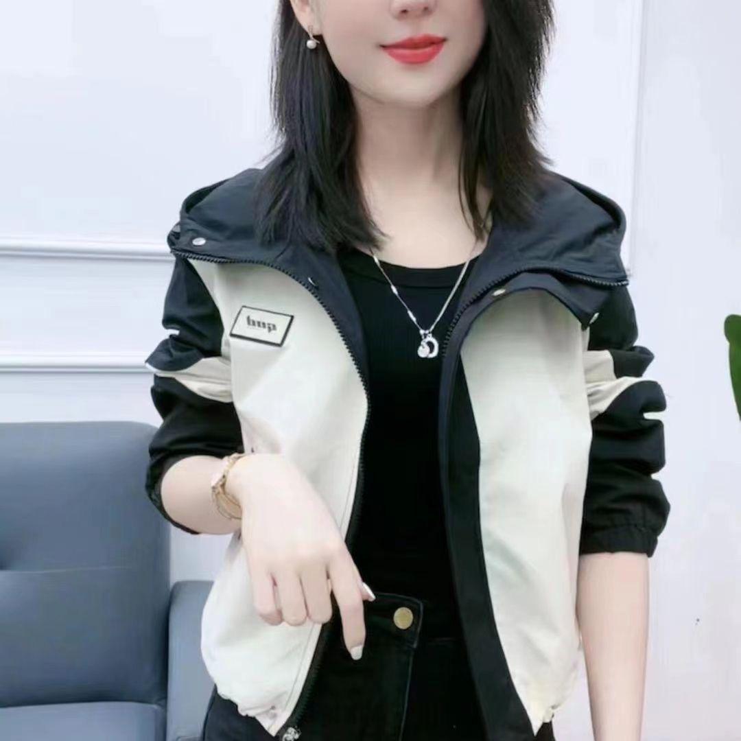 

Новая стеганая куртка в стиле 2025 года, колор-блок: Женское короткое пальто свободного кроя, стройнящее, омолаживающее, на осень/зиму 2XL for 130-145 jin