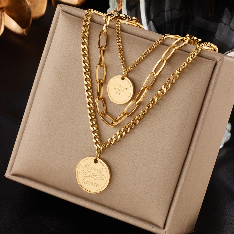 Retro Gold-Plated Double-Layer Butterfly and Pearl Pendant Necklace
