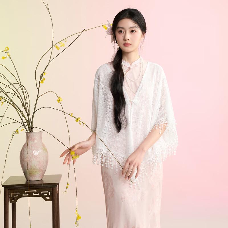 Sancai New Chinese Style Hollow Knit Lace Shawl One Size