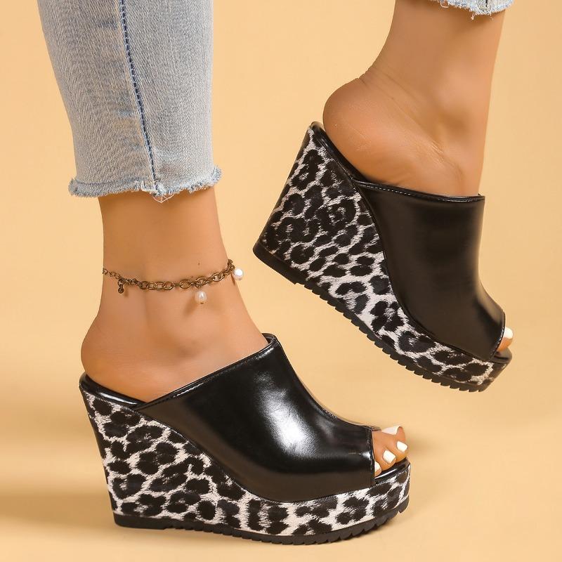 Fashion Wedge Slippers Summer New Round Toe Open Toe Platform Non-slip Wear-resistant Super High Heel Flip-flops