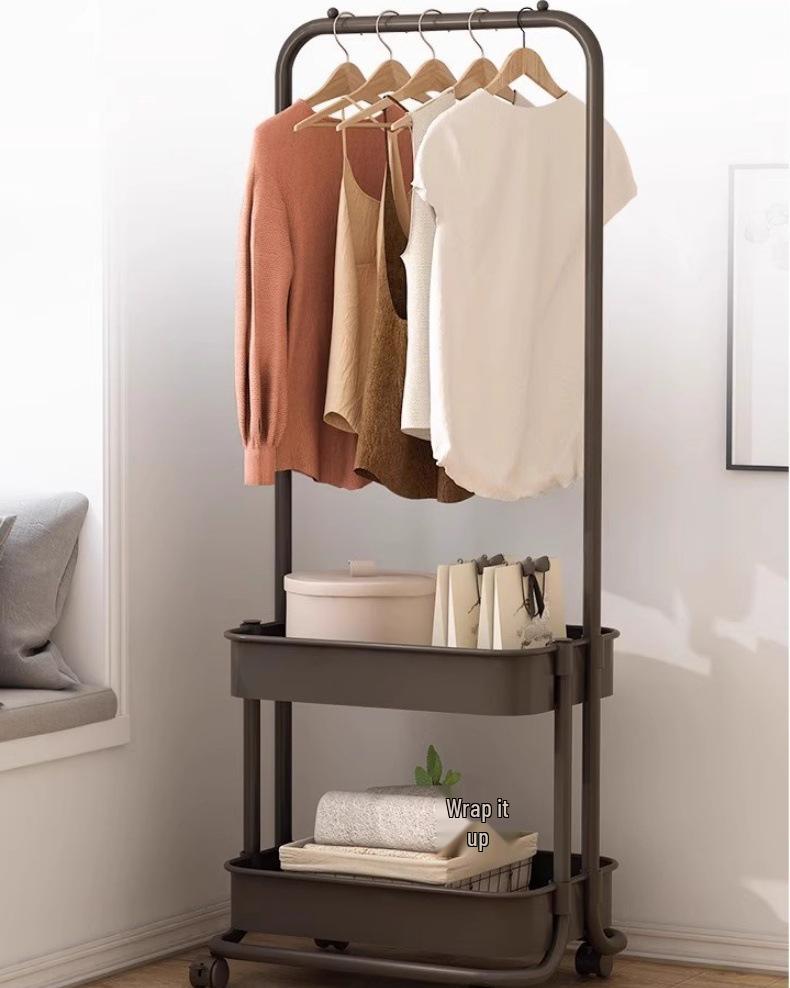 Stand-Kleiderständer auf Rollen für Schlafzimmer oder Wohnung - Kompakte Aufbewahrung für Mäntel und Übernachtungsgarderobe.