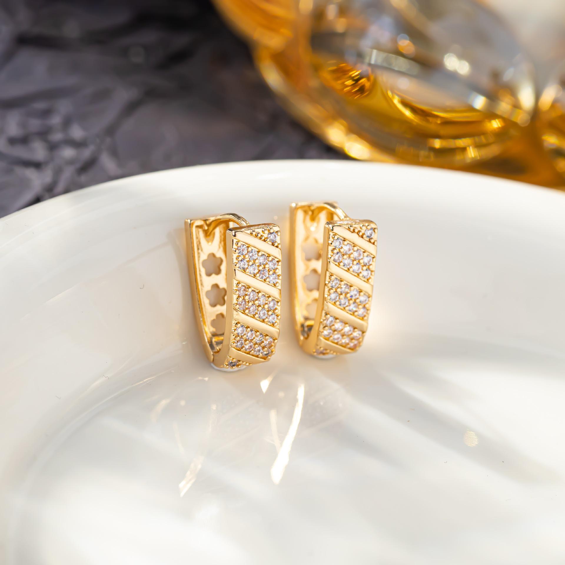 European & American Layered Hollow Striped Zircon Ear Cuff Earrings