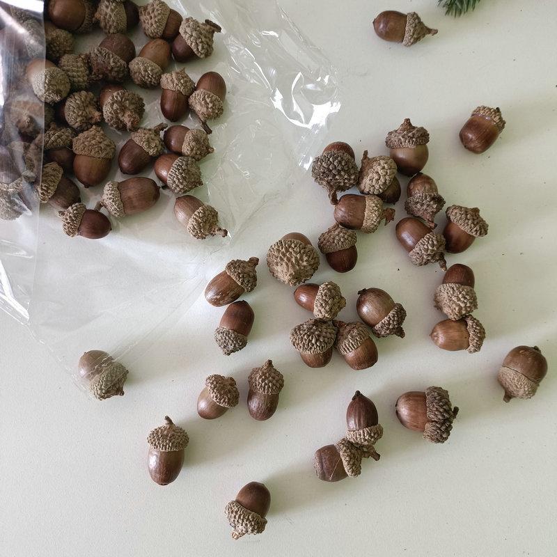 10pcs Natural Pinecone Branch for 2026 New Years Decoration Cone Pine Berries for Home Decor Party DIY Gifts Accessory