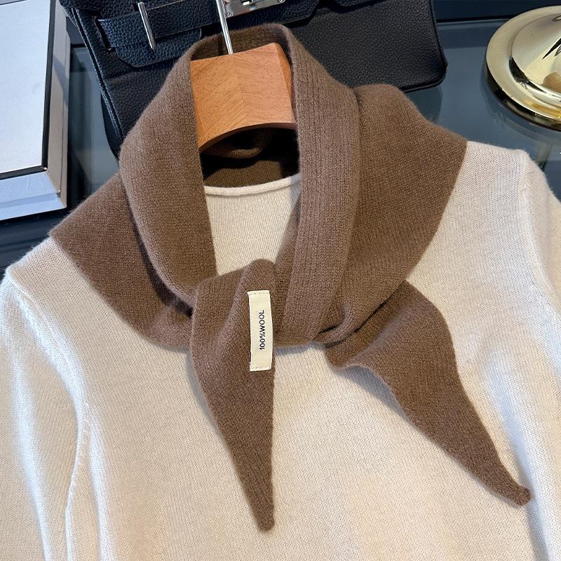 Women's High-End Versatile Triangle Shawl: 100% Australian Merino Wool - Warm, Casual, and Stylish