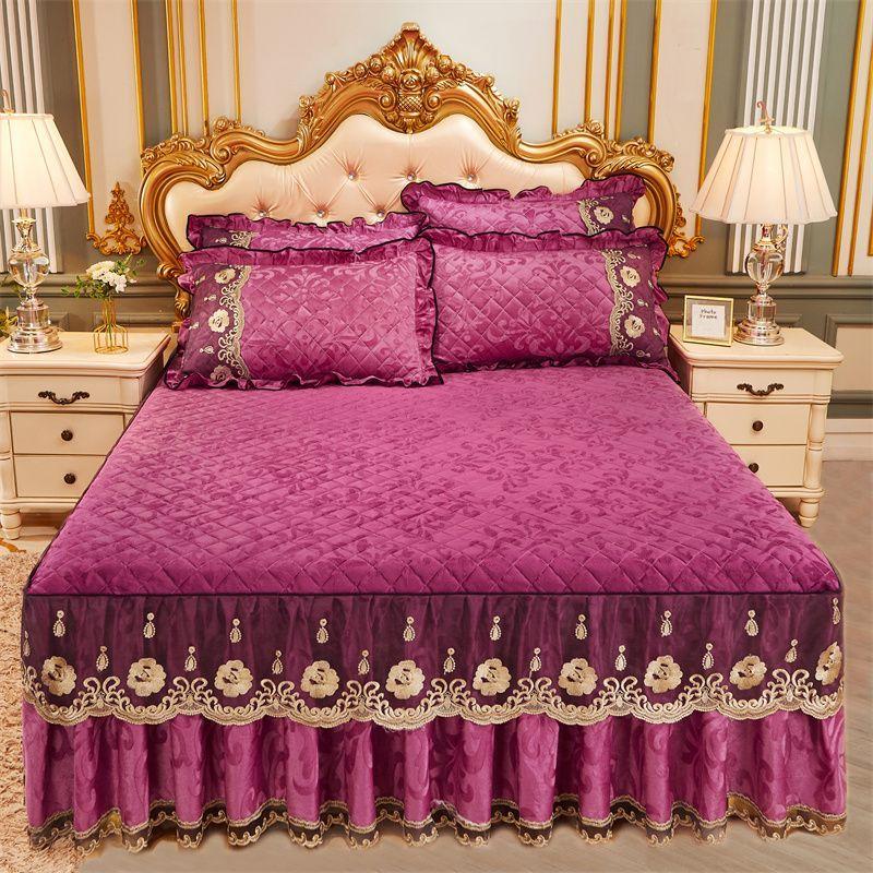 Dreiteiliges Set mit einem gesteppten Bettrock aus Kristallvelours mit abnehmbarem Design, einer dicken und warmen Bettdecke aus Spitze, perfekt für einen Prinzessinnenstil
