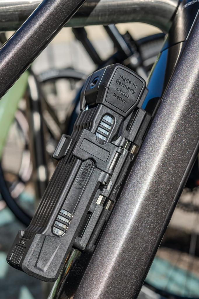 ABUS Bordo 6200K 90 SH Faltschloss Flexibles Fahrradschloss mit Halter Drehbarer Schlosskörper Sicher durch Gehärteten Stahl und XPlus Zylinder Schwarz - -