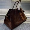 Tote Bag: A Niche Design, Large-capacity, Retro Commuter Handbag