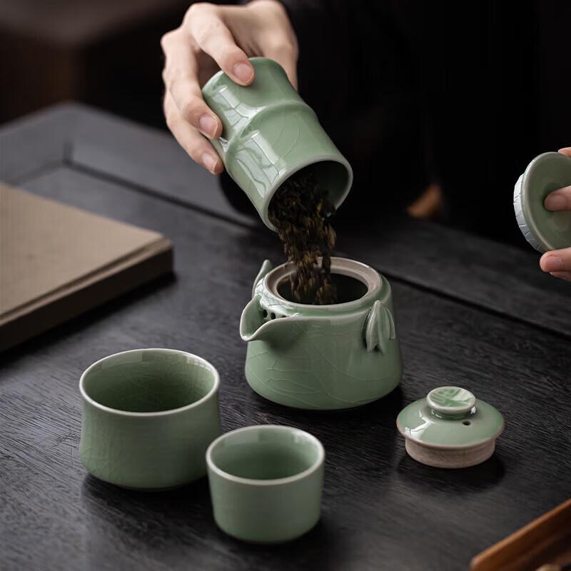 Hongyu Cui Bamboo Ceramic Quick Tea Set
