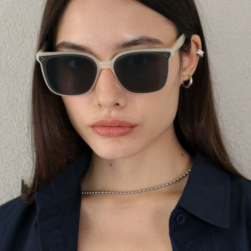 

One Brilliant Kori-OB577-Ivory single type