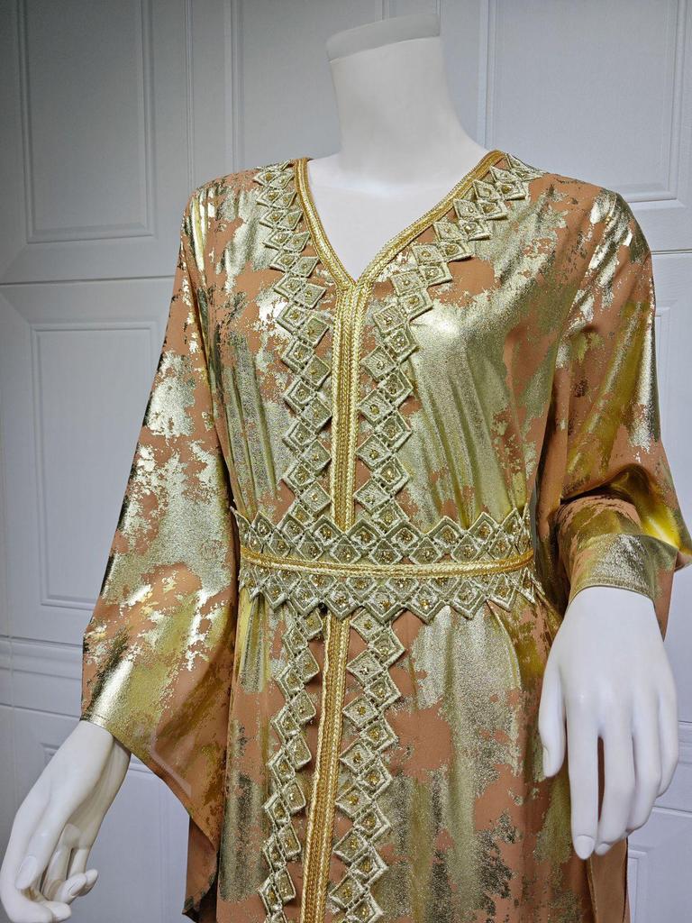 2023 Frühling Chiffon Gürtel Langes Robenkleid mit Heißfolienprägung für Muslimische Frauen
