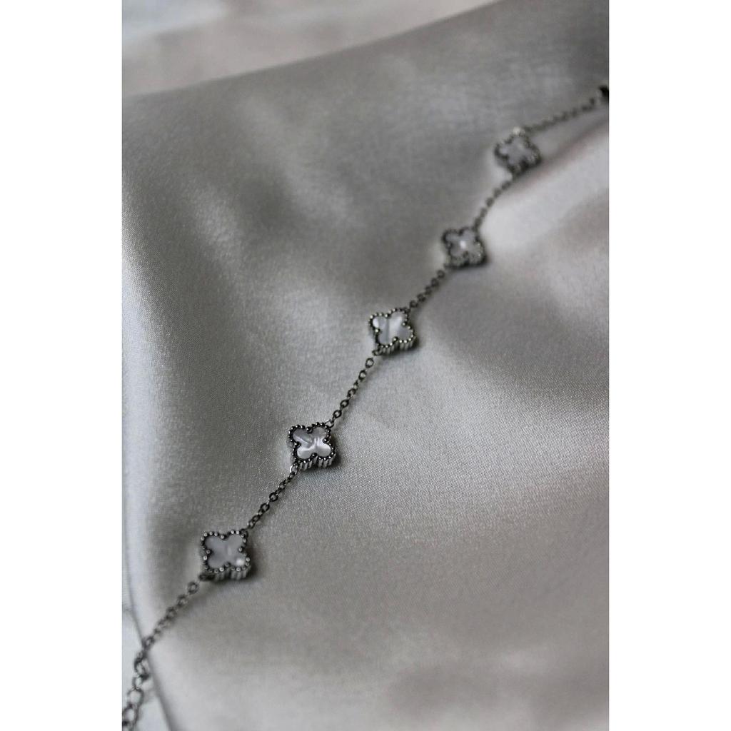 Bílý ocelový náramek