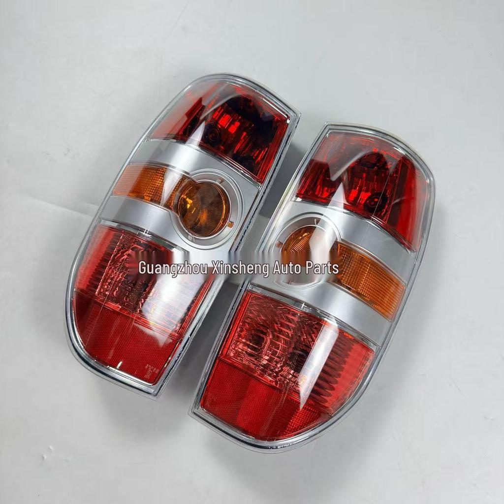 Задній ліхтар гальма, заднього ходу та габаритний вогонь для пікапа Mazda BT-50 (Моделі 2006-2008 років)