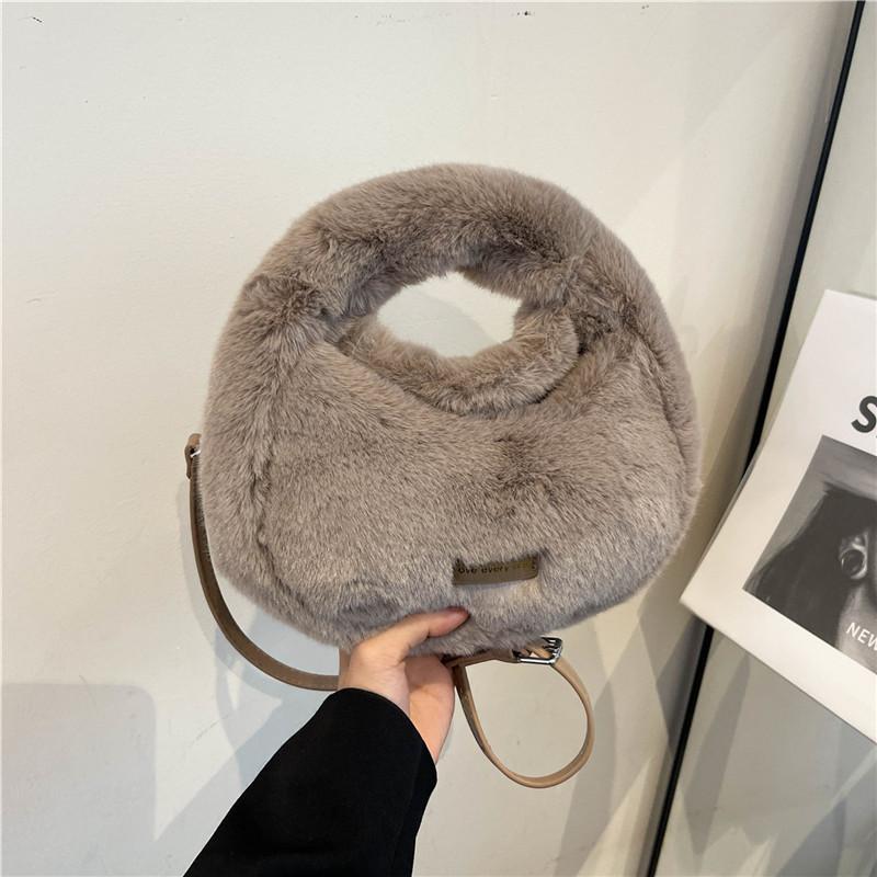 

Сумка з нішевим дизайном 2024, нова модна осінь і зима Інтернет-мода знаменитостей, портативна жіноча сумка, персоналізована універсальна плюшева сумка темного кольору хакі