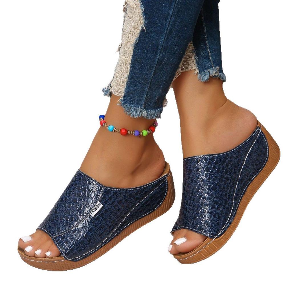 South East Asia 2025 new foreign trade slope heel slippers women's thick bottom women's sandals casual light large size