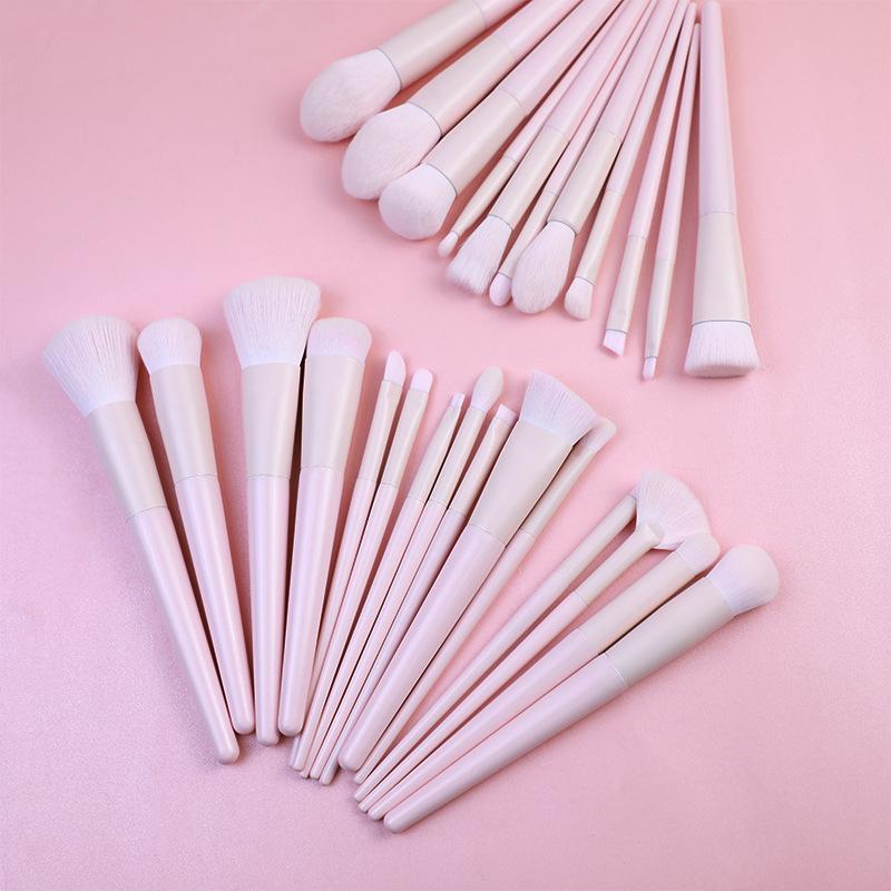 26-Piece Pink Makeup Brush Set: Foundation, Blush, Eyeshadow, Concealer & Blending Tools
