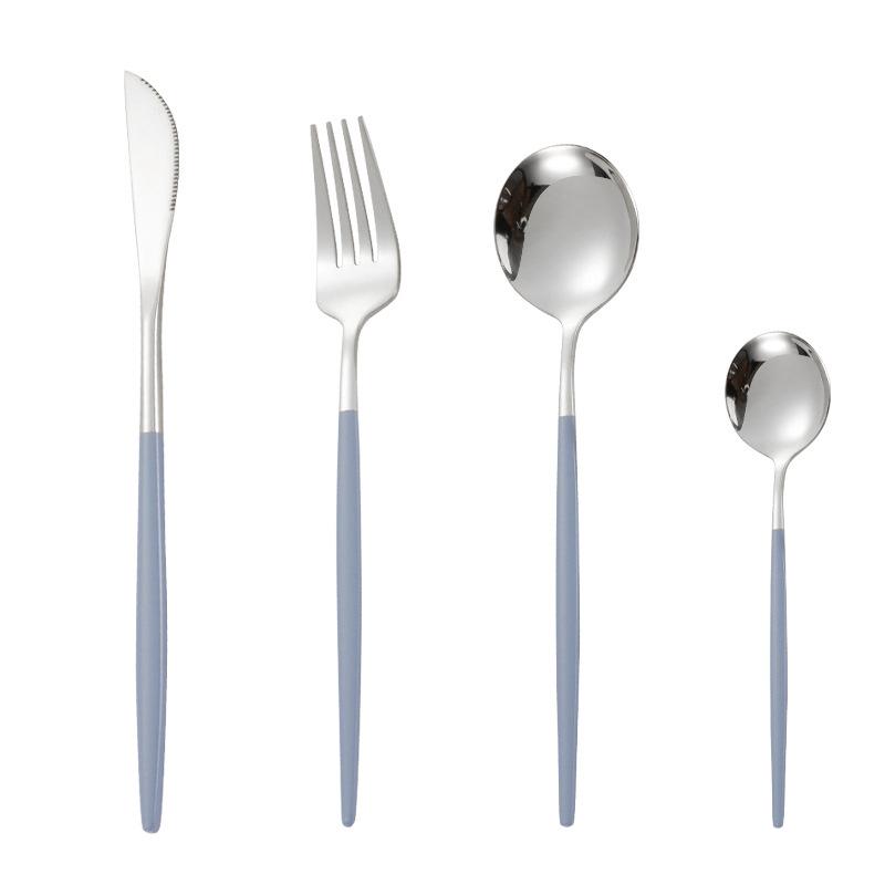 

Симпатичный набор столовых приборов из 4 предметов, красочный шлифованный португальский нож из нержавеющей стали, вилка, ложка, чайная ложка, подарочный набор столовых приборов в западном стиле с ножом для стейка синий/серебряный