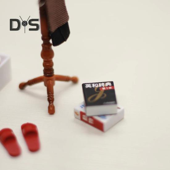 1:12 1:Miniatur-Puppenhauszubehör im Maßstab 6, Miniatur-Hut- und Garderobenständer, Bücher-Kleiderbügel-Set, kleine Sachen für das Puppenhaus-Schlafzimmer