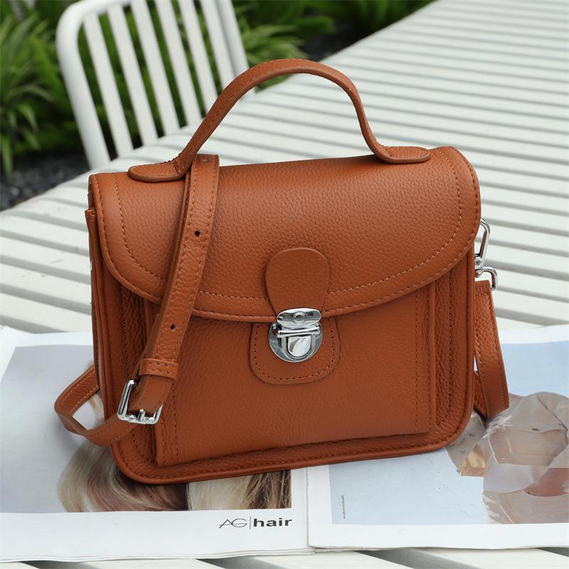 

Genuine Leather Women s Messenger Bag - Chic Handheld and Crossbody 21x9x18CM
