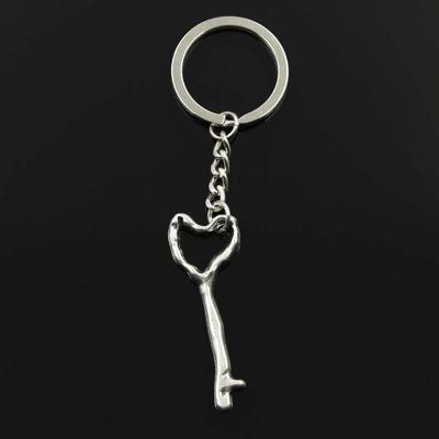 Mode Schlüsselbund 51x18mm Rustikalen Skeleton Herz Schlüssel Silber Farbe Anhänger DIY Männer Schmuck Auto Schlüssel Kette Ring halter Souvenir Geschenk
