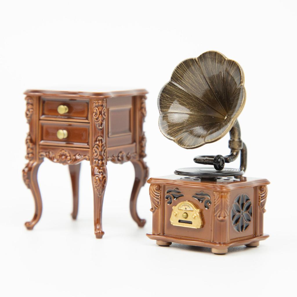 Realistic Miniature Phonograph Dollhouse Decor Vintage Design for Nostalgic Collectors and Home Decoration